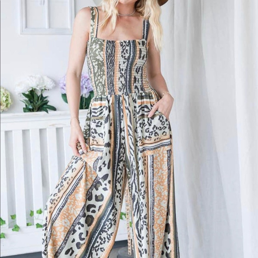 🚨SALE: Wide Leg Animal Print Jumper